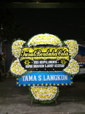 Papan Bunga Duka di Daha Selatan